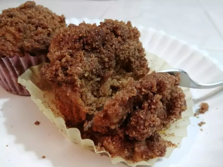 Homemade Apple Cinnamon Muffins