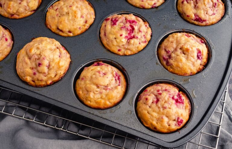 Muffins in a Metal Pan Without Liners