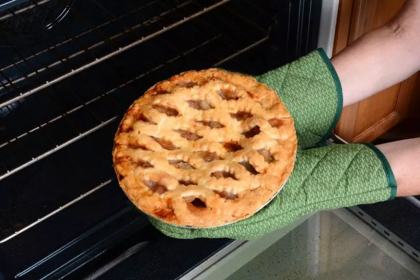 How to Keep Pie Crust from Getting Soggy (12 Tricks to Try at Home) Baking Kneads, LLC