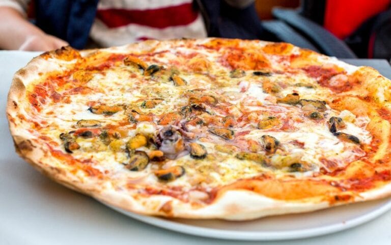 Pizza with Crispy Crust
