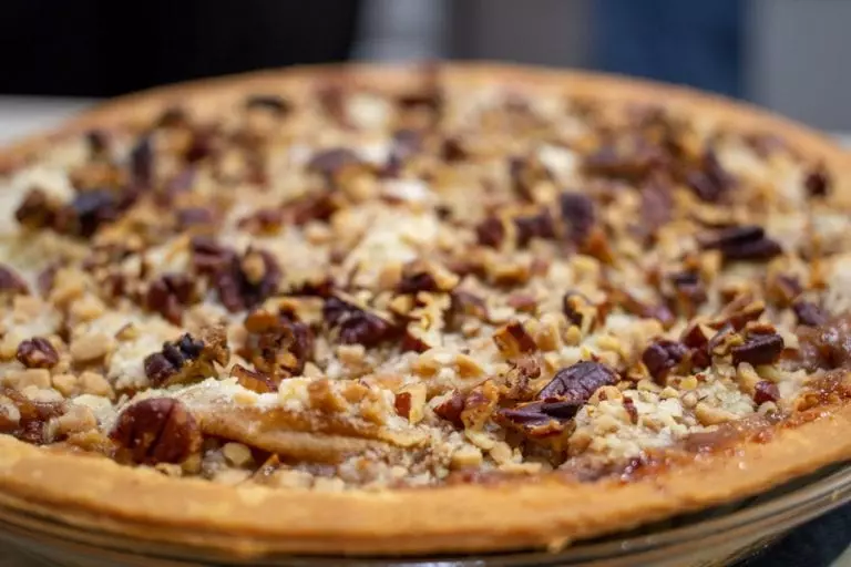 Browned and Delicious Caramel Apple Streusel Pie