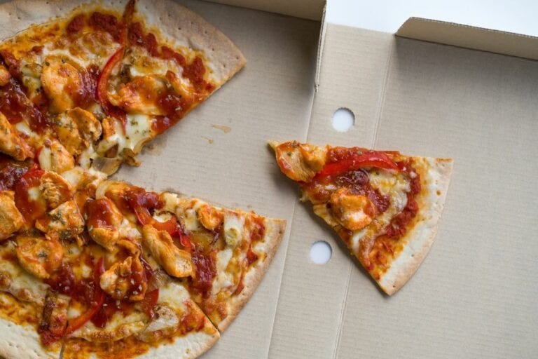 Spicy New Orleans Chicken Pizza With Crispy Crust