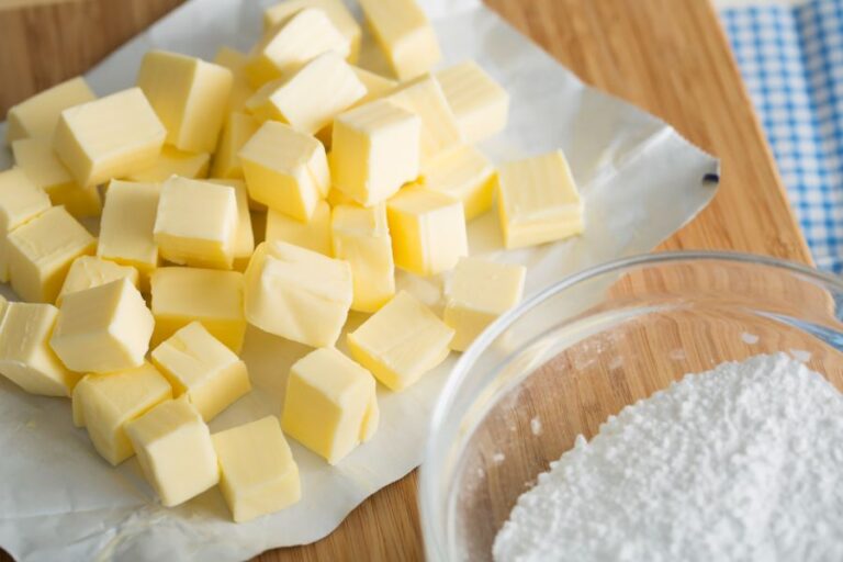 How to Fix Messed Up Icing on a Cake - Baking Kneads, LLC