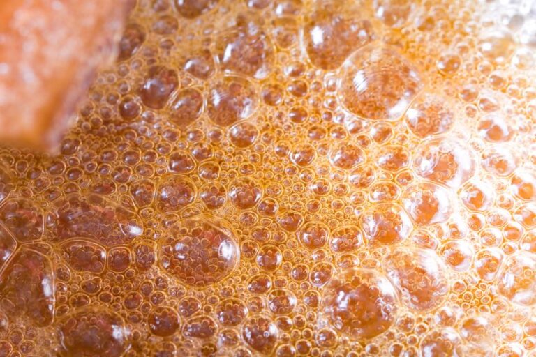 Caramelizing Sugar to Make Caramel
