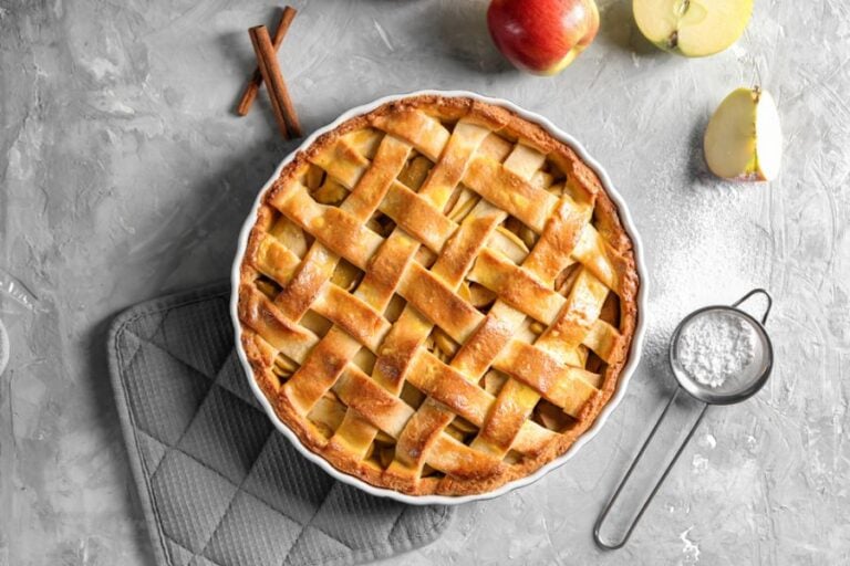 Beautiful Apple Pie With a Lattice Crust