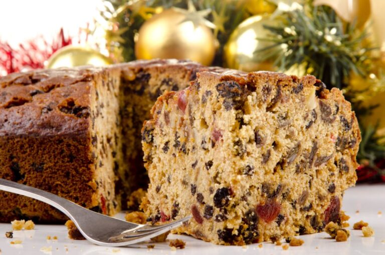 Crumbly Fruit Cake