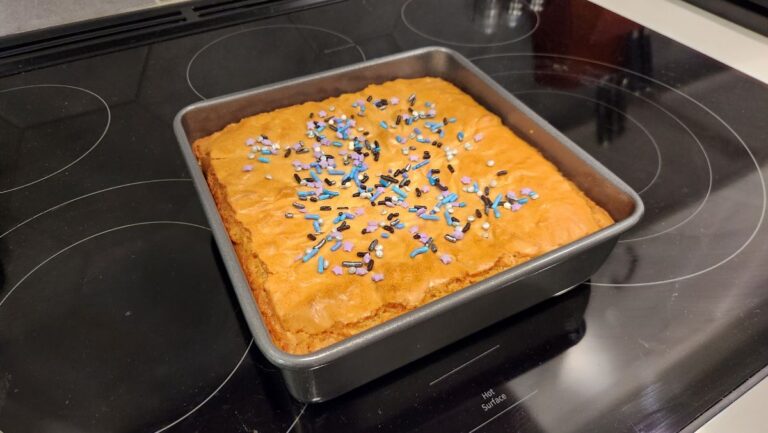 Fresh Baked White Chocolate Chip Blondies