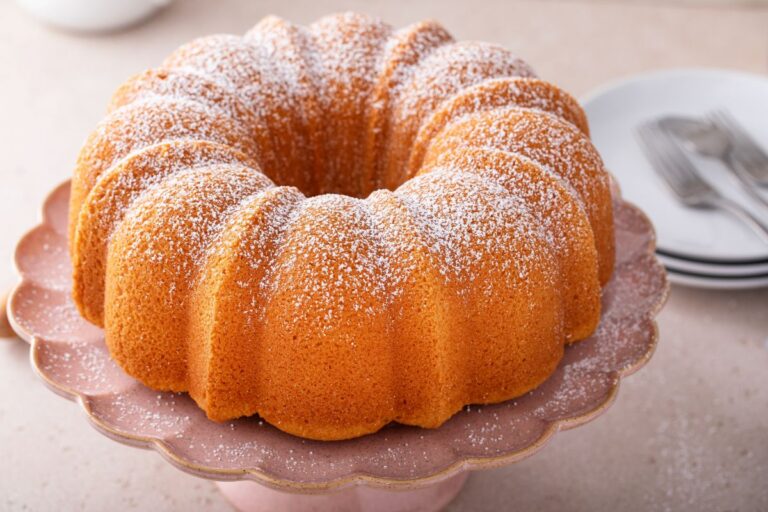 Bundt Pound Cake With Powdered Sugar