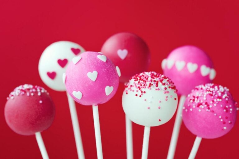 Round, Smooth, Valentine's Day Cake Pops