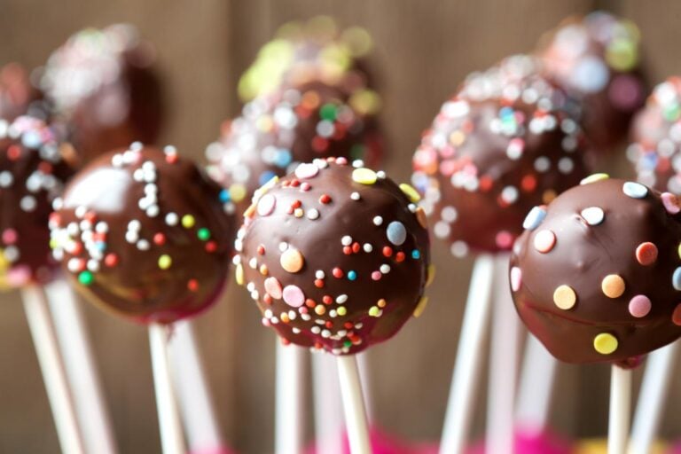 Chocolate Cake Pops Drying